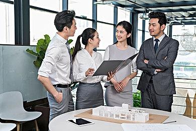 《最后的工作者》获第78届威尼斯国际电影节提名